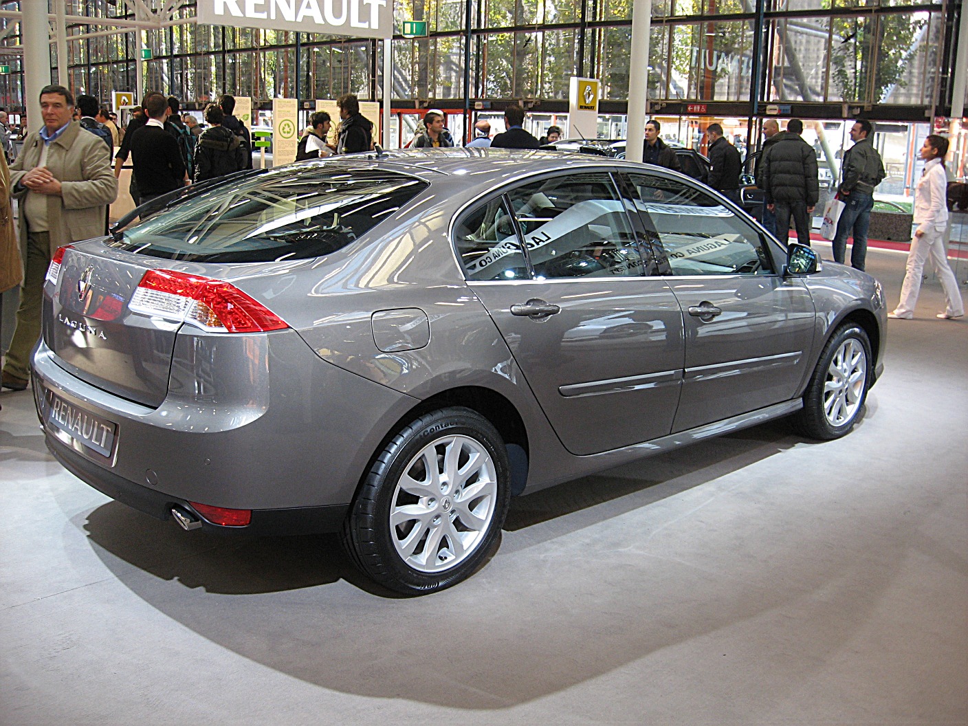 20080316000013!Renault_Laguna-III_Rear-View.JPG