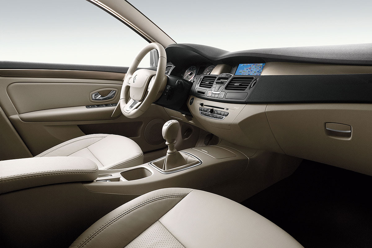 Renault_Laguna_3_003.jpg
